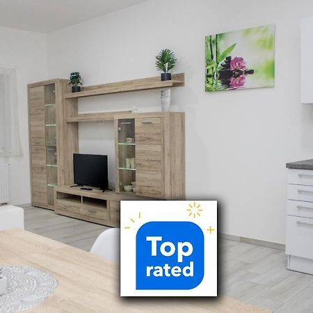 Trika Apartman Sárvár Buitenkant foto