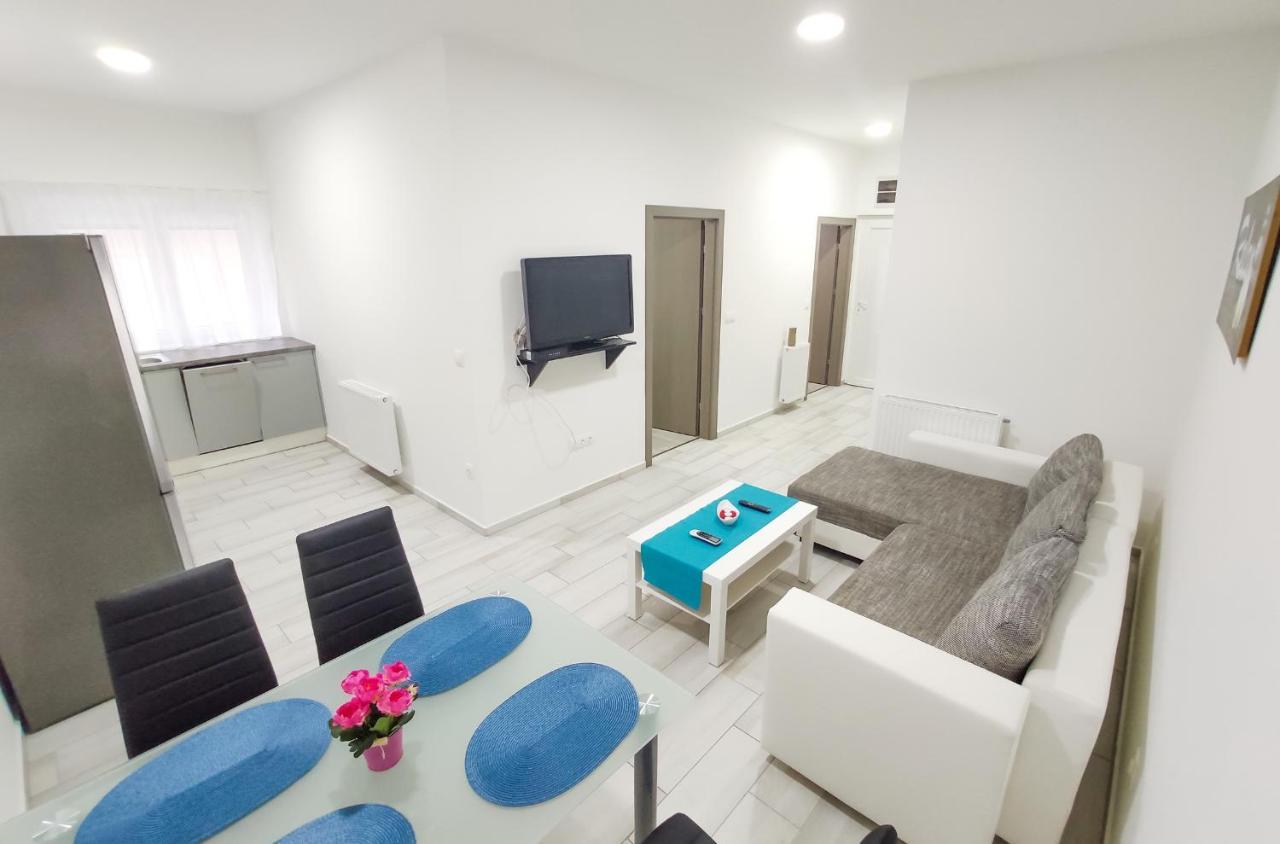 Trika Apartman Sárvár Buitenkant foto