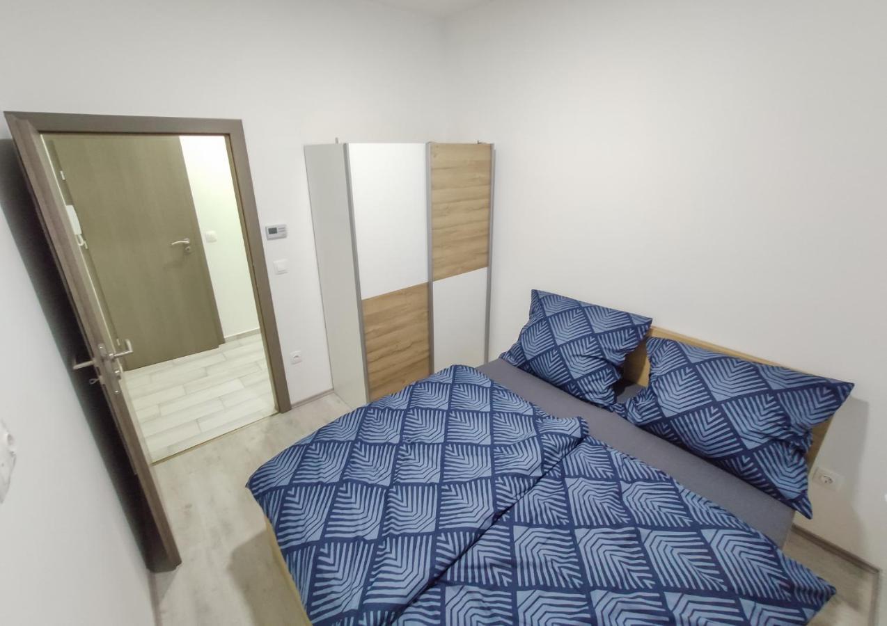Trika Apartman Sárvár Buitenkant foto