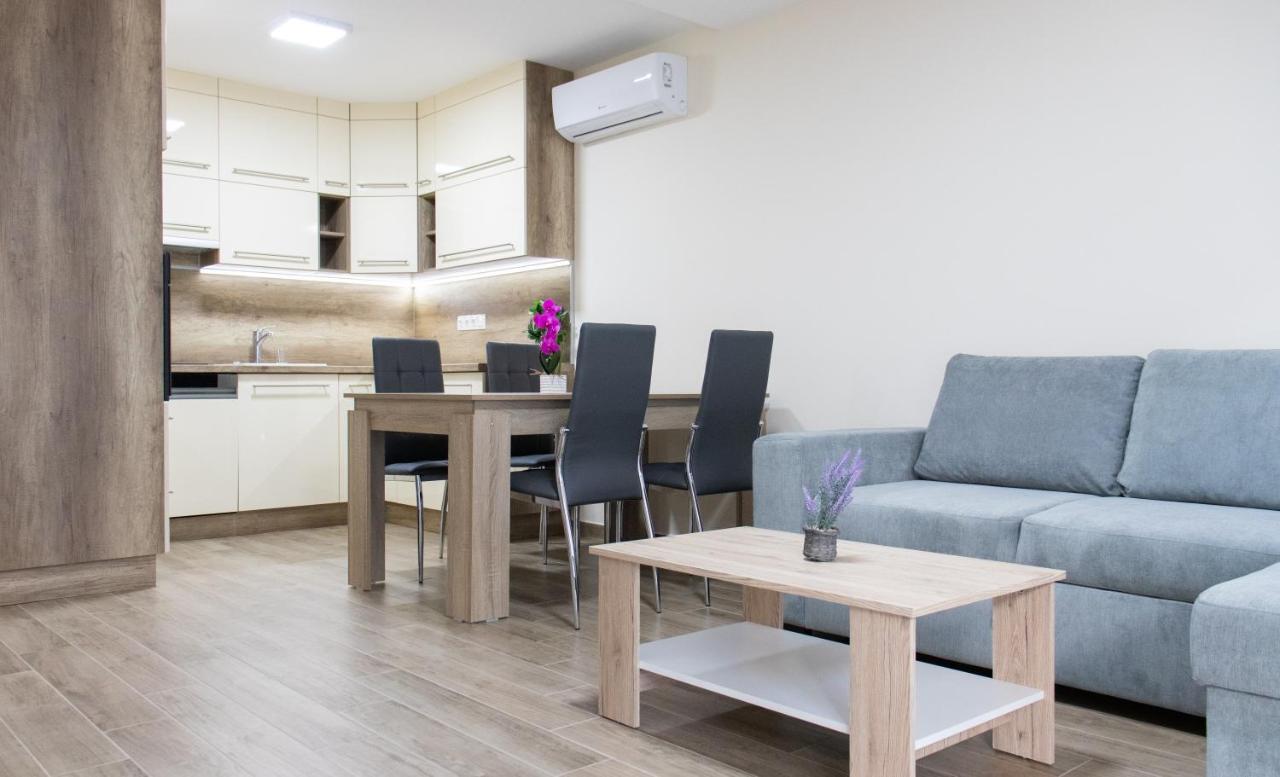 Trika Apartman Sárvár Buitenkant foto