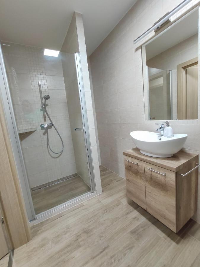 Trika Apartman Sárvár Buitenkant foto