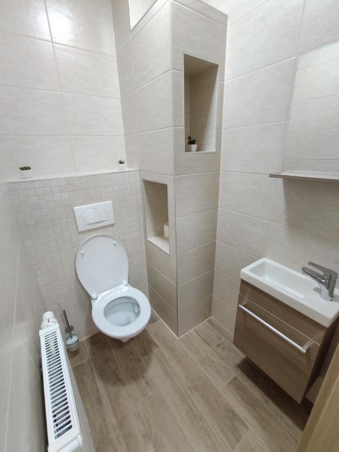 Trika Apartman Sárvár Buitenkant foto