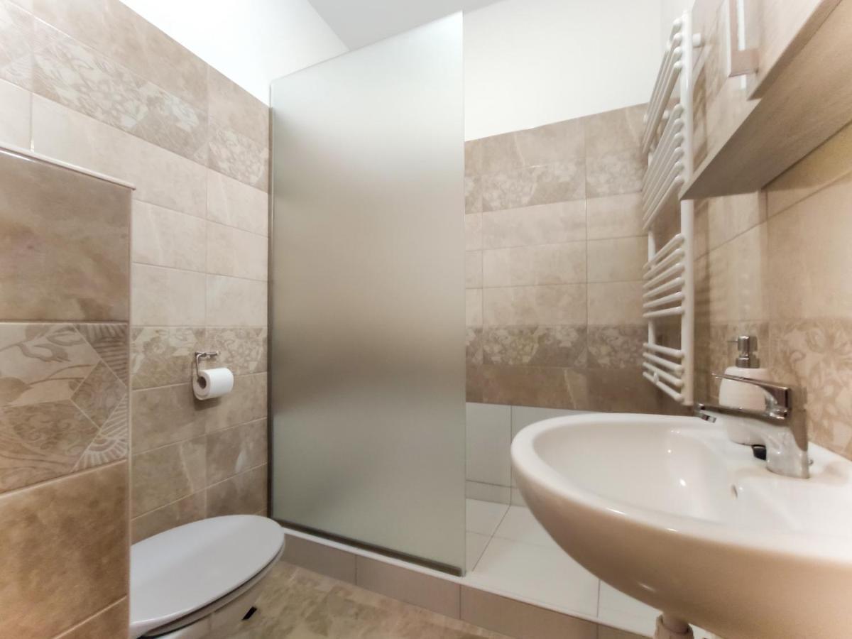 Trika Apartman Sárvár Buitenkant foto