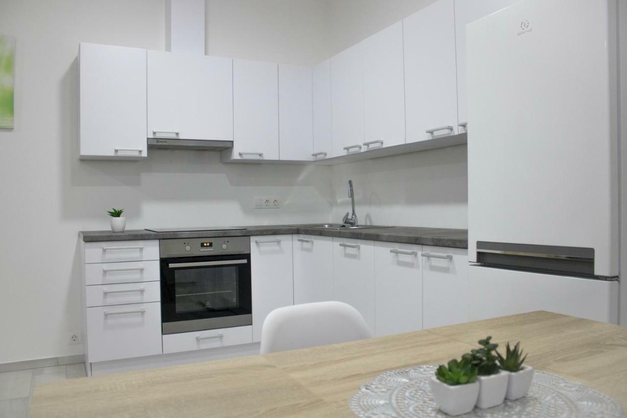 Trika Apartman Sárvár Buitenkant foto