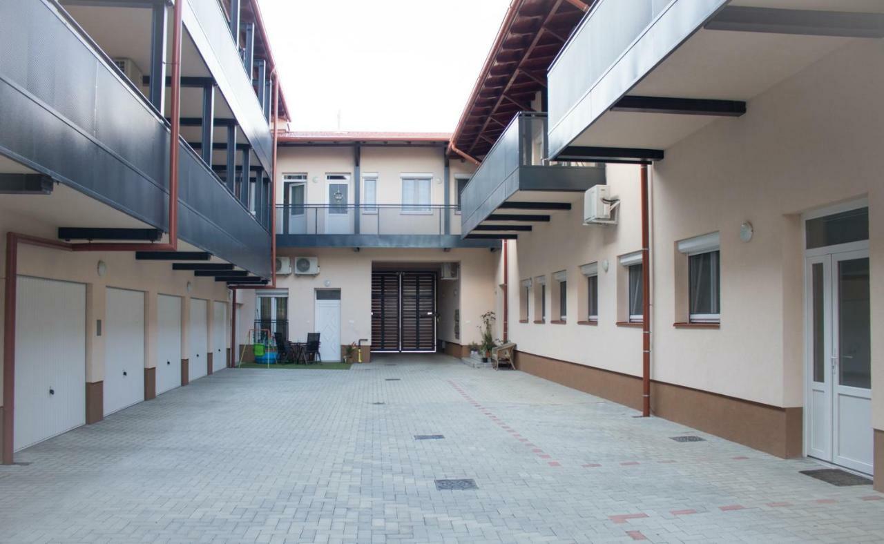 Trika Apartman Sárvár Buitenkant foto